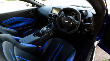 Aston Martin Vantage Mk2 - dash